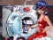 游戏LadyBug Washing Costumes在线