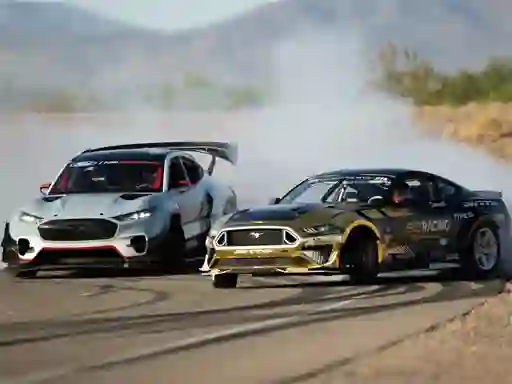 游戏Drifting Mustang Car Puzzle在线