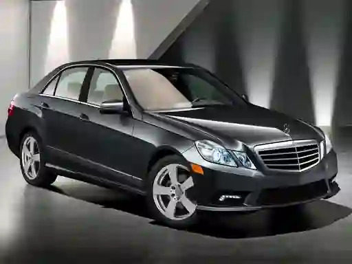 游戏E-Class Sedan Puzz在线