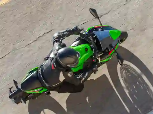 游戏Kawasaki Ninja 650在线