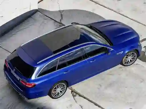 游戏Mercedes Benz E63 Amg Estate Slide在线