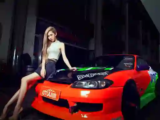 游戏Girls and Cars在线